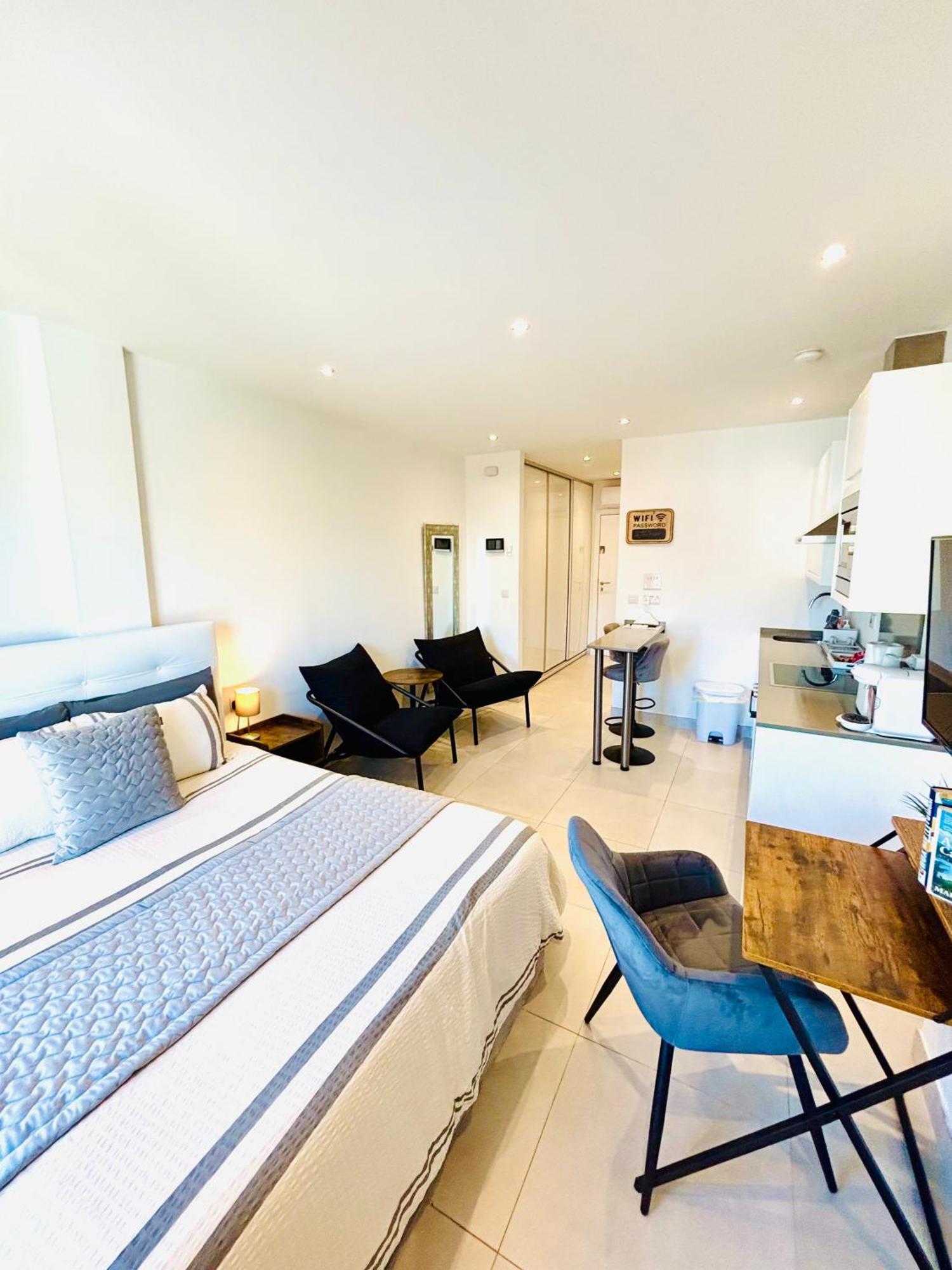 Gibraltar Central Suites エクステリア 写真